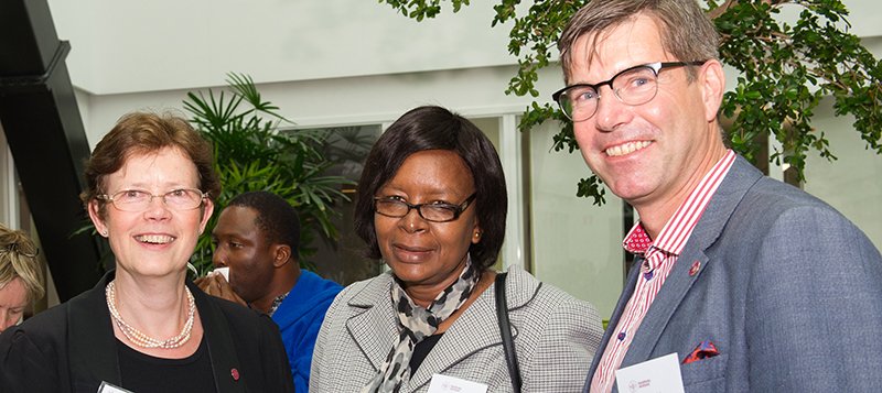 Ingeborg van der Ploeg, director of doctoral education, Joyce Masalu from Muhimbili University of Health and Allied Sciences in Tanzania and Björn Kull, head of the KI Grants Office.