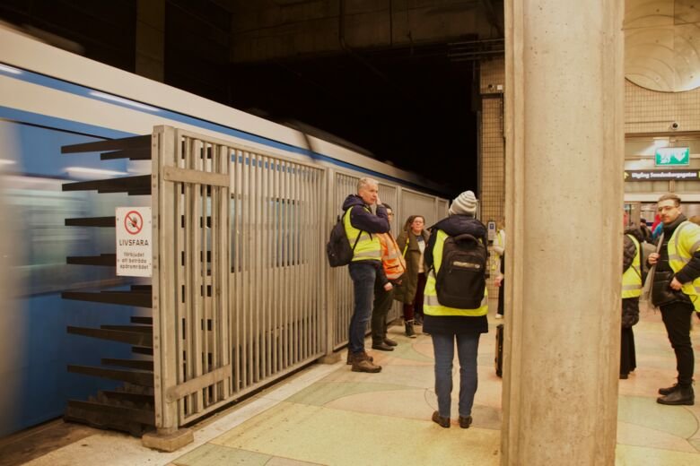 Photo from the TreSP network’s technical visit to a station in the Stockholm area.