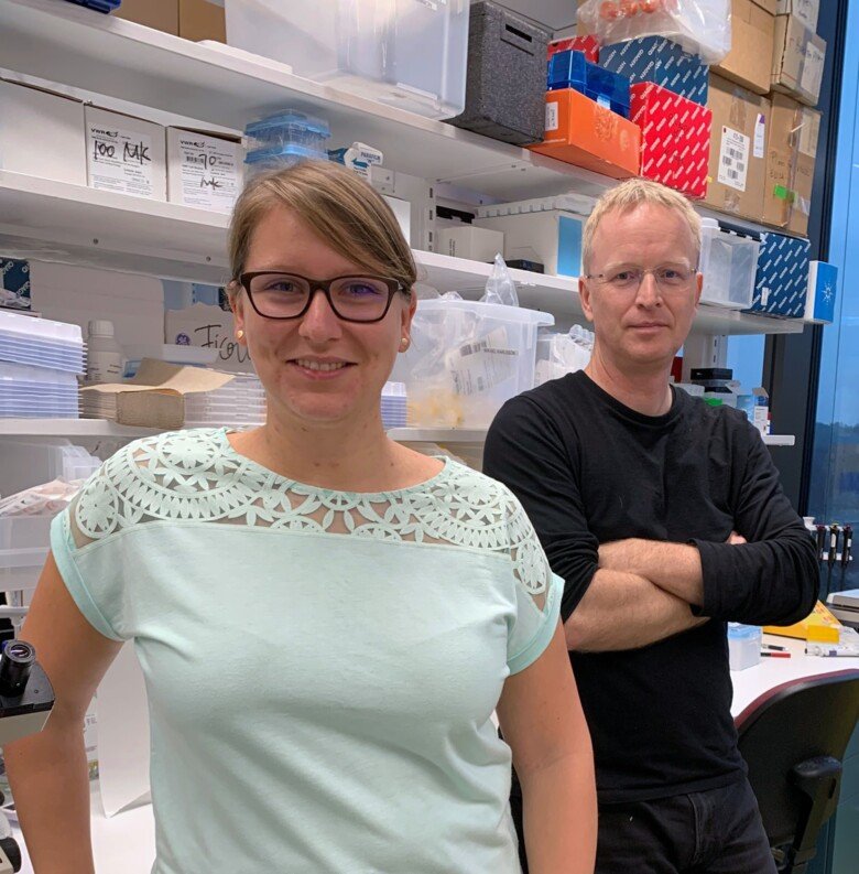 Co-authors Silke Eisinger and Mikael Karlsson at the Department of Microbiology, Tumour and Cell Biology.