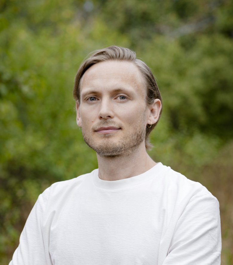 Portrait of Johan Bjureberg outside.