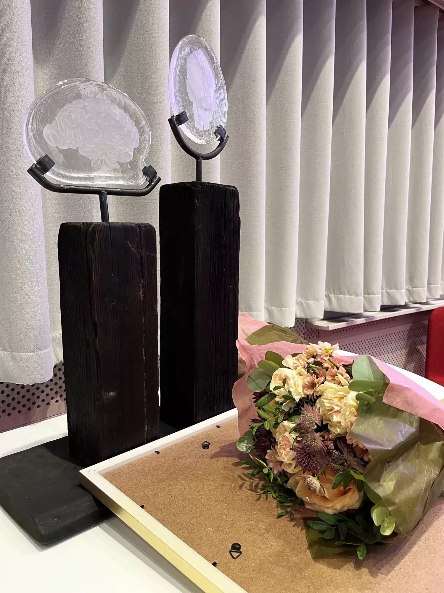 The glass sculpture KLOK prize.