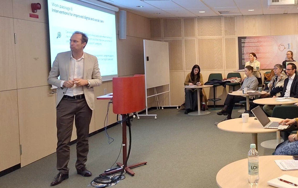 Linus Jönsson presenting WP6