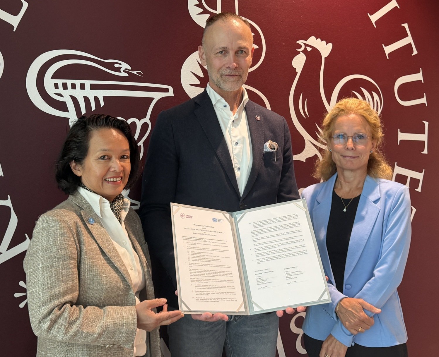 Anh Wartel, IVI Deputy Director General, Martin Bergö, Vice President of KI and Professor Anna Norrby-Teglund, KI’s Center for Infectious Medicine