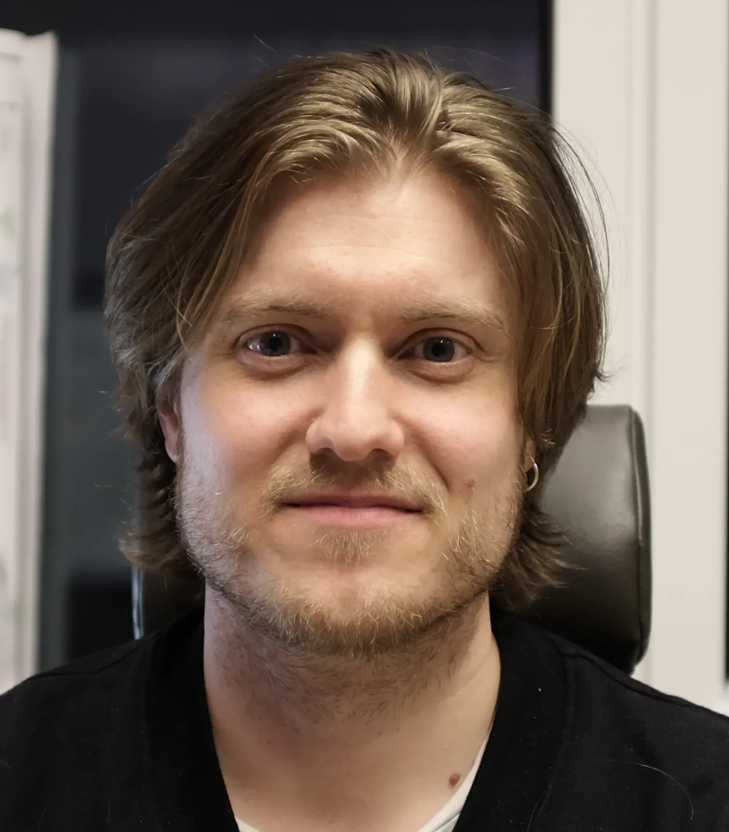 Portrait photo of researcher Magnus Tronstad.