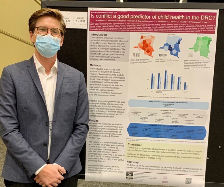 Mattias Schedwin with his post at ASTMH 2022 in Seattle.