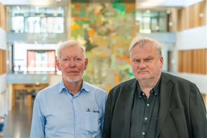 Group photo of Ola Brodin and Mikael Björnstedt
