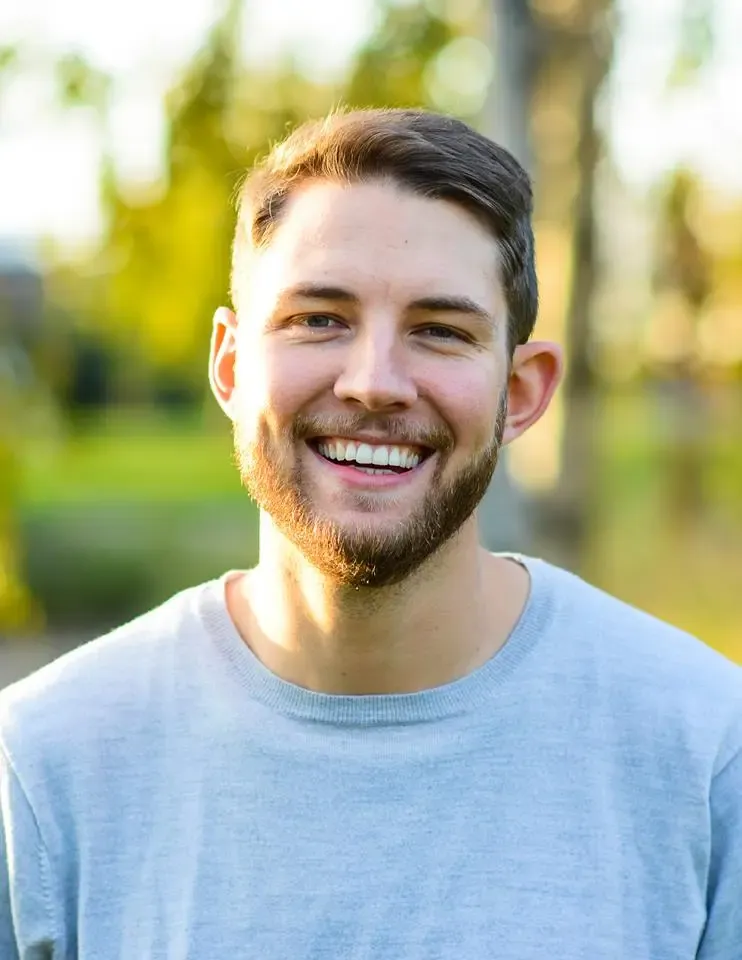 Portrait of a smiling man.