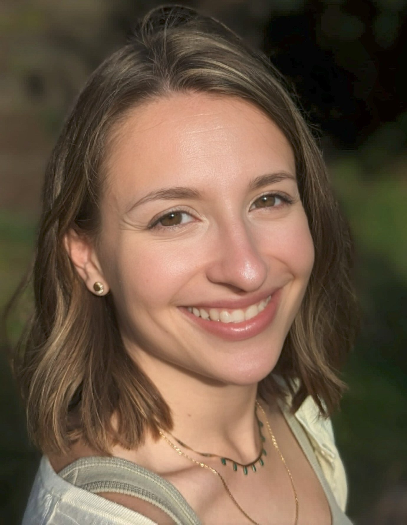 Portrait of Mariola Zapater Fajarí.