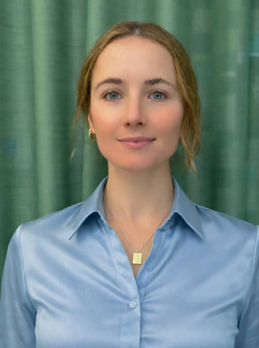 Portrait of Lara Sweetapple.