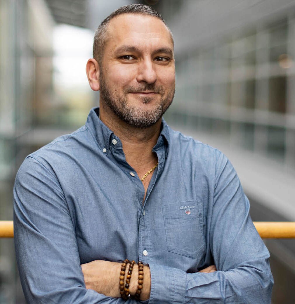 Portrait photo of Samir EL Andaloussi, Department of Laboratory Medicine.