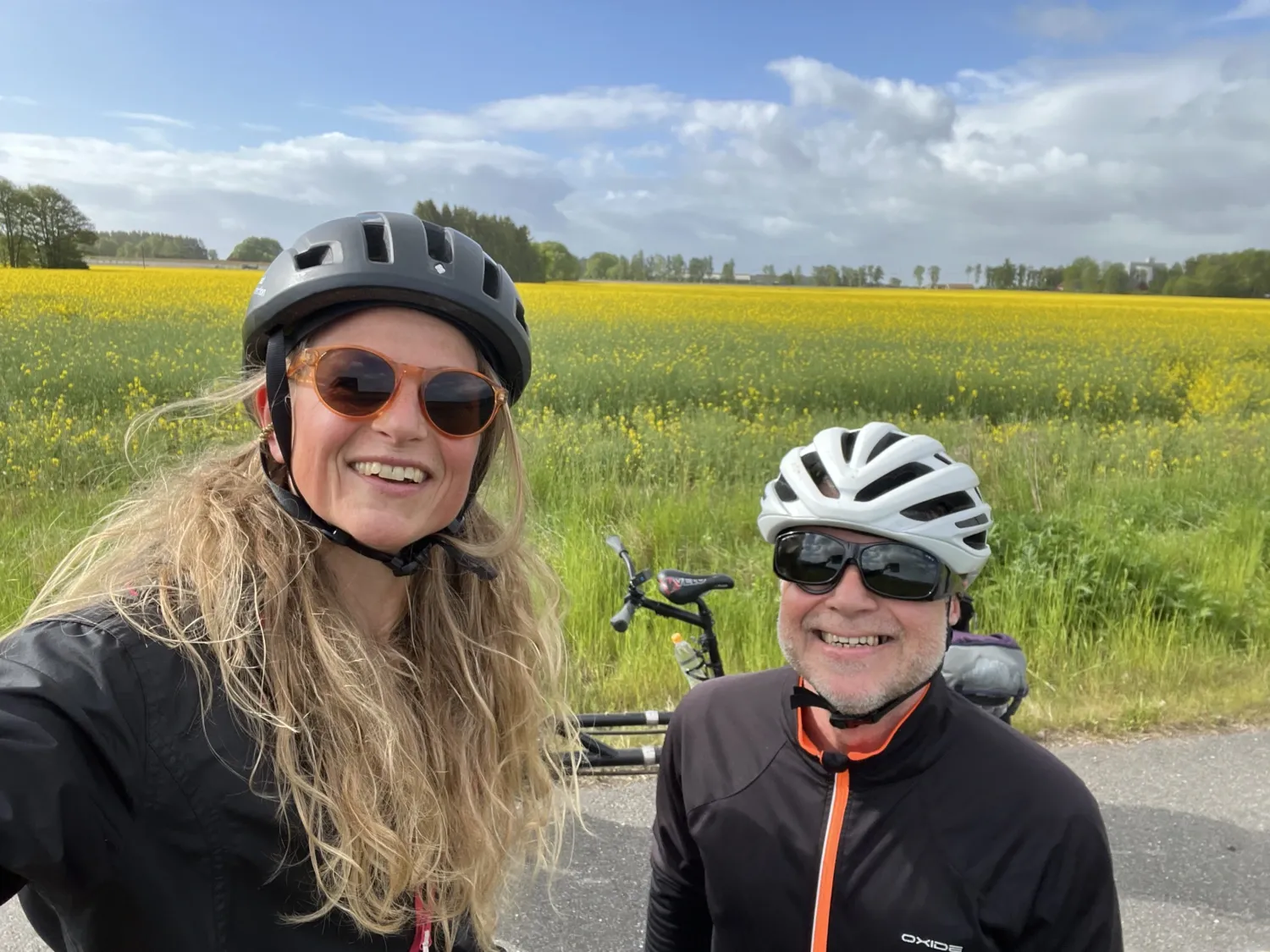 Pernilla Alencar Siljehag and Oskar Jonsson bike across Skåne discussing research and other stuff.