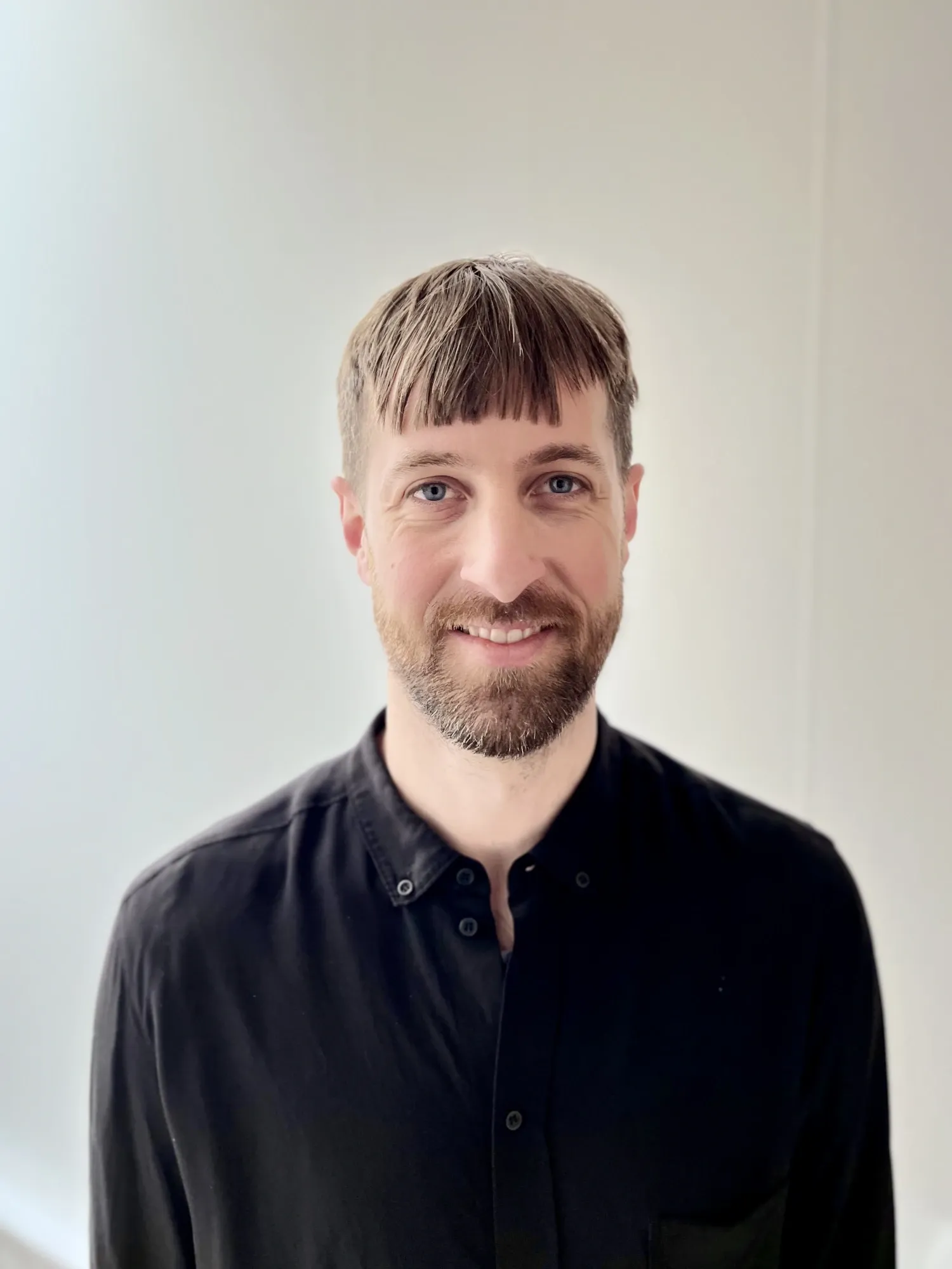 Portrait photo of researcher Victor Yman.