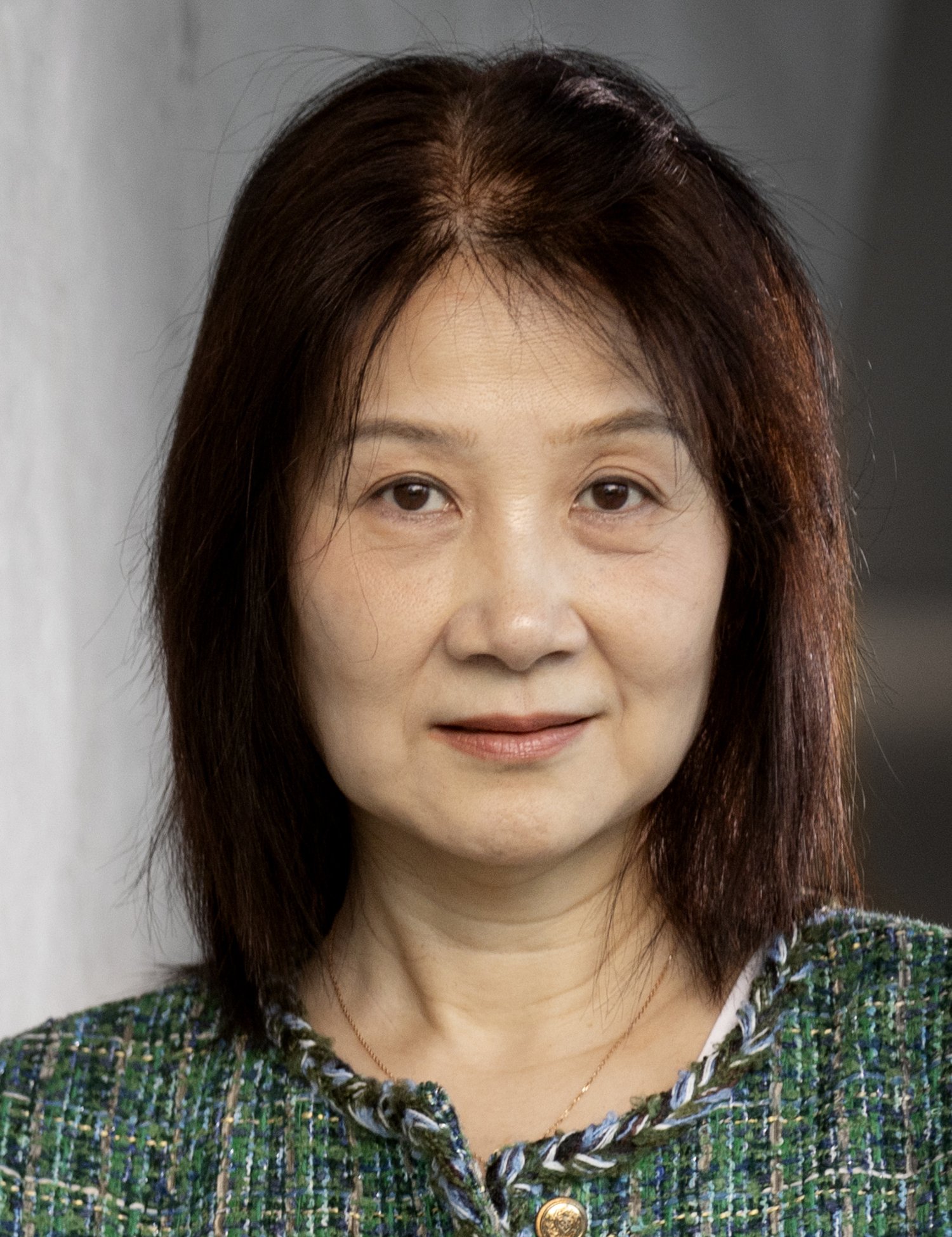 Portrait of Weili Xu.