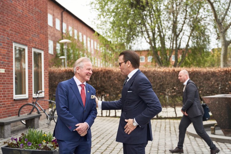 President Ole Petter Ottersen talking to H.R.H Prince Daniel.