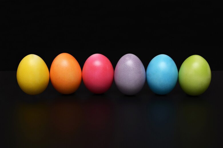 Eggs on a row