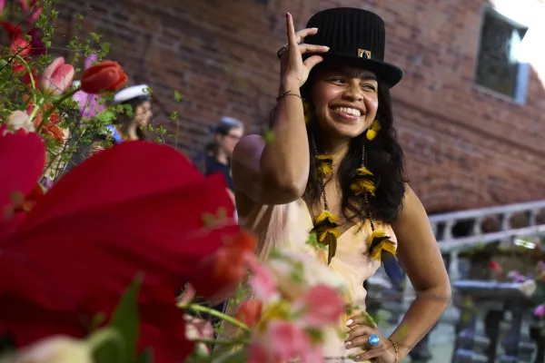 Katrine Chamorro De Angeles with her hat at the ceremony.
