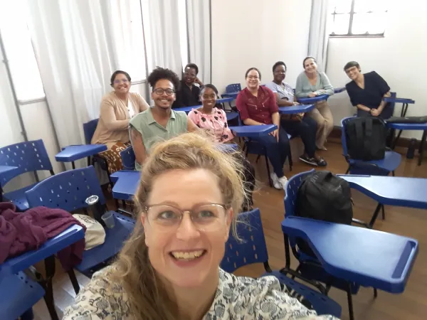 Selfie of Pernilla and doctoral students.