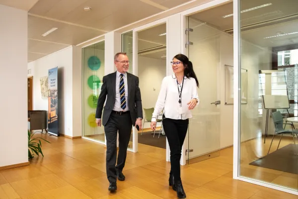 Dan Andrée and Sanna Sjöblom in the Brussels office of Stockholm Trio.