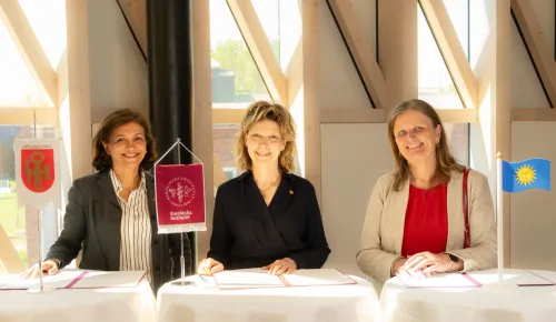 Mitra Ghannad, director of social services at Upplands-Bro municipality, Annika Östman Wernerson, President of KI, and Helena Åhman, director of social care at Solna City