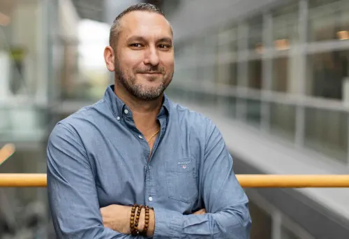 Portrait photo of Samir EL Andaloussi, Department of Laboratory Medicine.