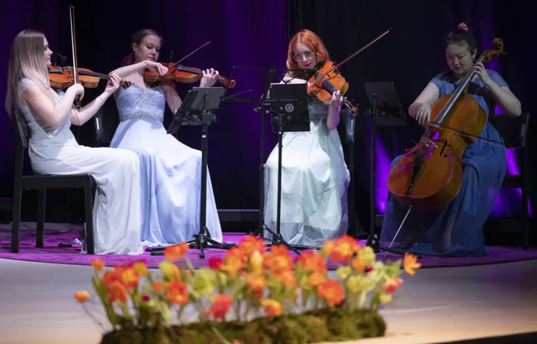 The music group Rosa Kvartetten delivered the welcome music during the installation.